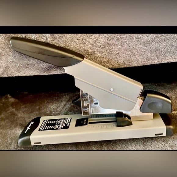 SWINGLINE HEAVY DUTY STAPLER - Picture 7 of 9